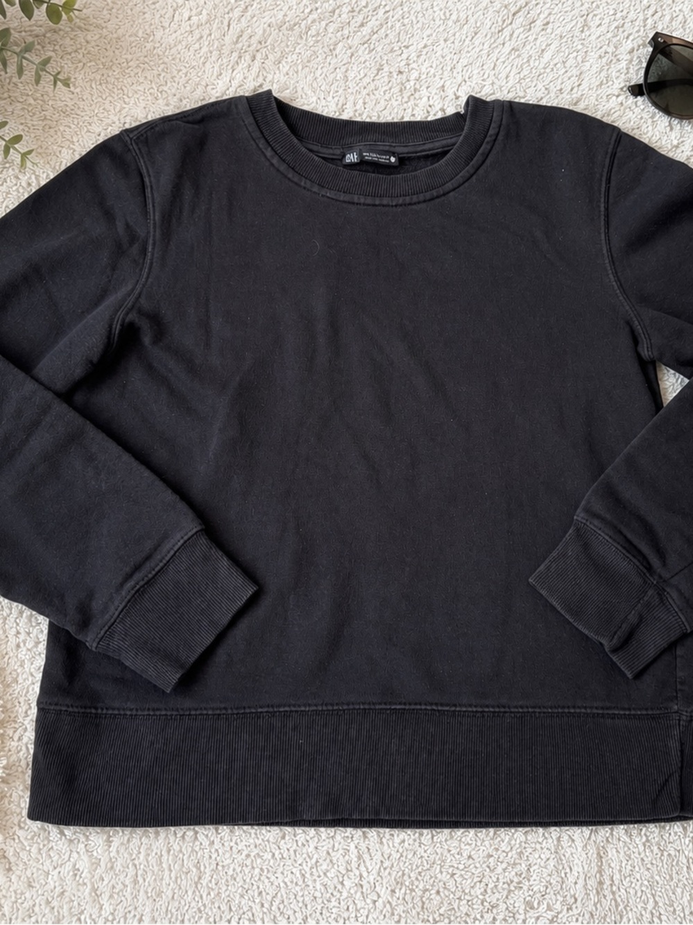 Zara Black Crewneck Sweatshirt